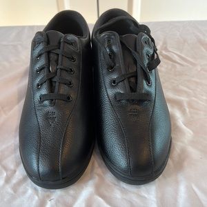 Easy Spirit Women's Black Lace Up Sport Walking Shoe s:10W